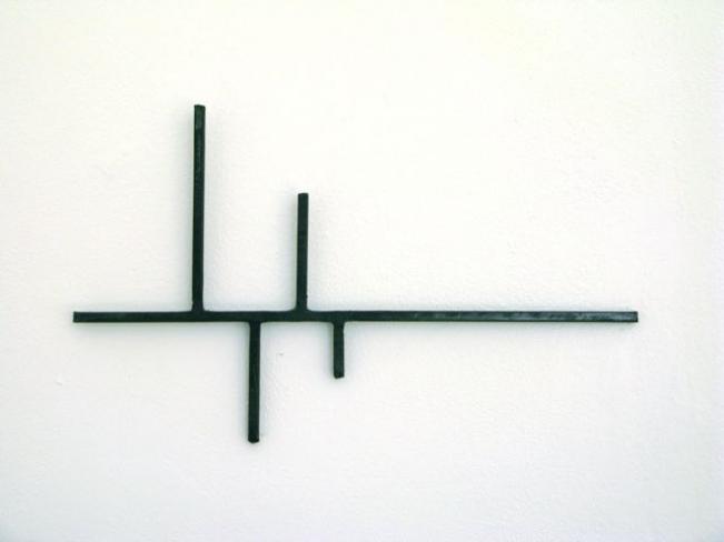 Ekkehard Neumann, Wandobjekt o.T., 2011, Aufl. 6/10, Eisen geschwärzt, 20 x 32 x 0.8 cm