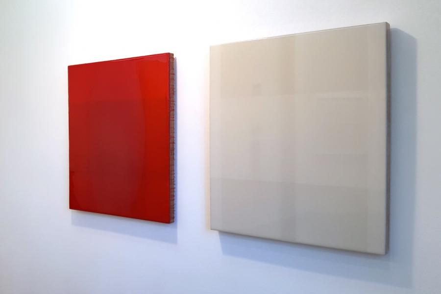 Dirk Salz DSA M 98 1840 deep dives . 2010 DSA M 147 1900 . 2011 Pigmente und Harz auf Multiplex 70 x 60 x 6 cm Ausstellungsansicht 