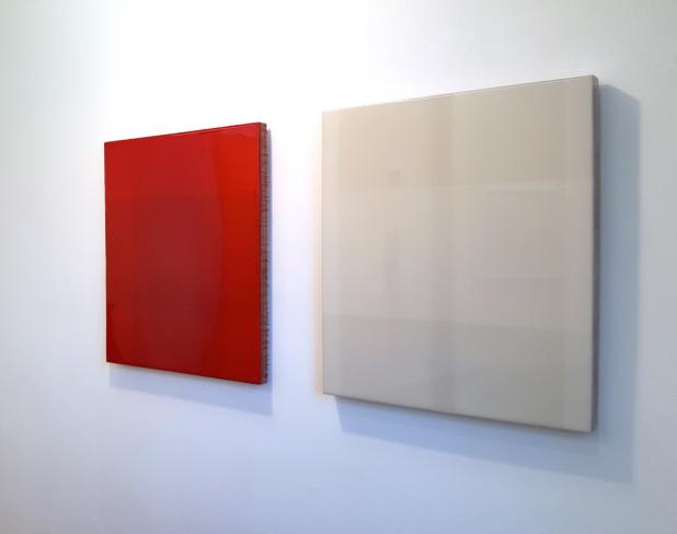 Dirk Salz, DSA-M 98 1840 (deep dives) . 2010, und DSA-M 147 1900 . 2011, Pigmente und Harz auf Multiplex, je 70 x 60 x 6 cm
