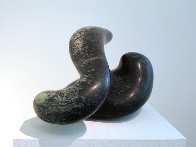 Peter Dörflinger, o. T., 2017, Serpentin, Höhe 21 cm, Ansicht B