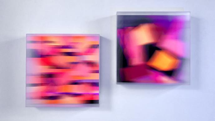 Christiane Grimm, Verschmelzungen IV und Glut II, 2020 / 2017, Mischtechnik und Acrylglas, je 60 x 60 x 10 cm