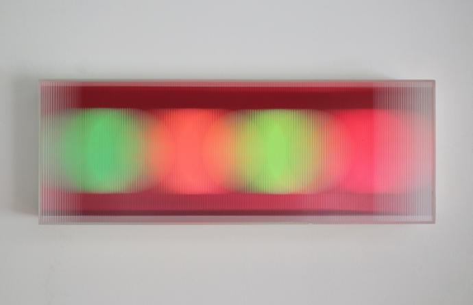 Christiane Grimm, vier, 2023, Mischtechnik und Acrylglas, 21 x 60 x 10 cm