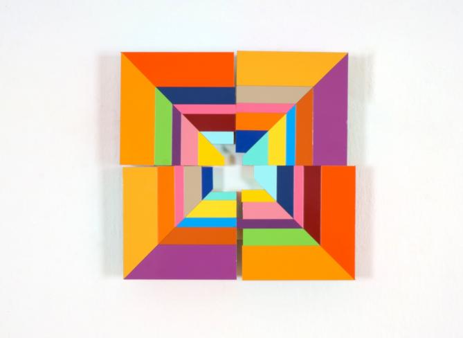 Dieter Balzer, SqD (M2), 2023, Folie auf MDF, 20 x 20 x 2.5 cm