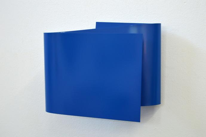 Dirk Rathke, # 884 Faltung, 2018, Lack auf Metall, 25 x 28 x 15 cm