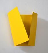 Dirk Rathke, Folder gelb, 2020, Lack auf Metall, 30 x 26 x 20 cm