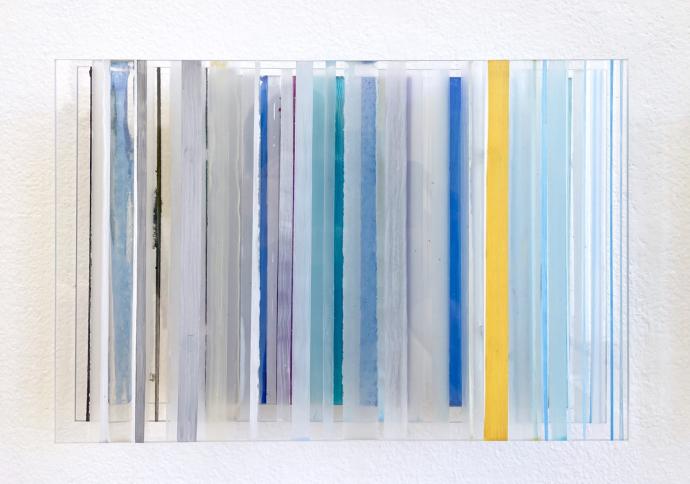 Eckart Hinze, EOBJ 01-01, 2020, Acryl und Harz auf Acrylglas, 20 x 30 x 5 cm