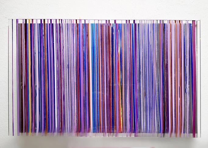 Eckart Hinze, OBJ 48, 2025, Acryl und Harz auf Acrylglas, 30 x 50 cm