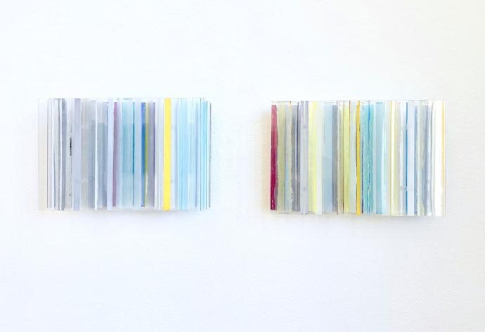 Eckart Hinze, Zone 1, 2020, und EOBJ 01-01, 2020, Acryl und Harz auf Acrylglas, je 20 x 30 x 5 cm