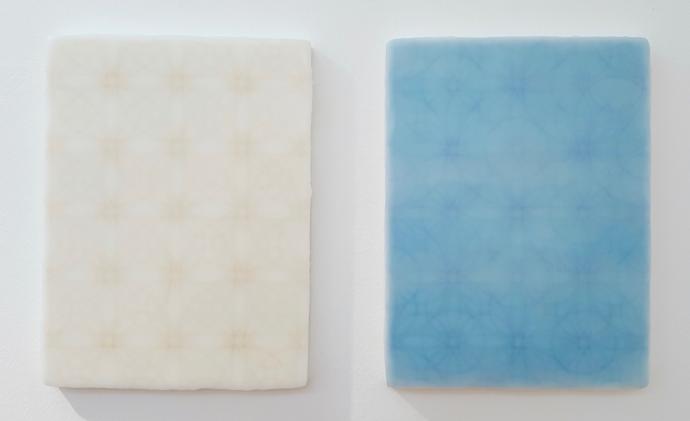Edda Jachens, Kreise 010812 und 260712, 2012, Acryl . Farbstift und Paraffin auf Holz, 40.5 x 30.5 cm