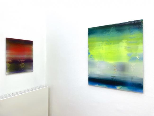 Frank Piasta, 2.12, 2021, Pigmente und Silikon, 60 x 48 cm / 3.14, 2022, Pigmente und Silikon, 96 x 80 cm, Ausstellungansicht