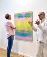 Frank Piasta, "Gruss aus den Wolken, die aus Papier sind", 2022, Pigmente und Silikon, 120 x 96 cm, Ausstellungsansicht
