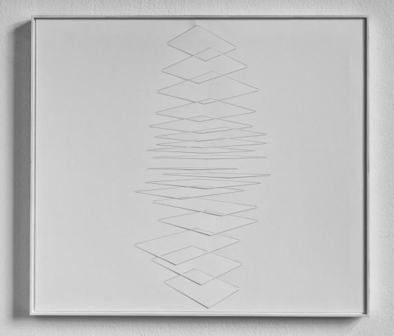 Franz Riedl, Überschneidungen, 2017, Karton geschnitten, 61 x 69 cm, Foto: Florian Bertzbach