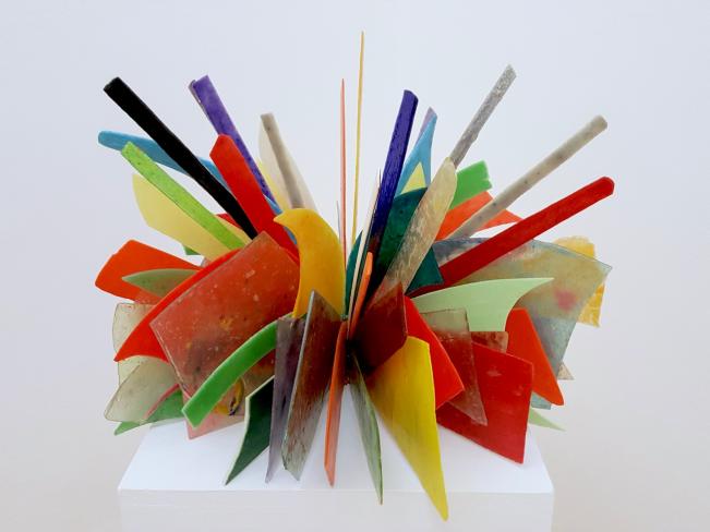 Harald Pompl, Splash, 2018, Pigmente und Harz, 43 x 60 x 58 cm