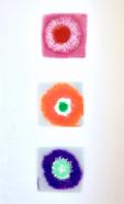 Harald Pompl, Fiori, 2024, Harz und Pigmente, je 16 x 16 cm