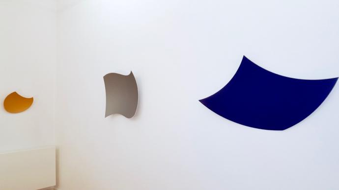 Heiner Thiel, Heiner Thiel WVZ 684 41 x 33 x 9 cm und WVZ 685 57 x 57 x 15 cm Ausstellungsansicht