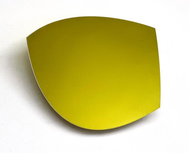 Heiner Thiel, WVZ 773, 2023, eloxiertes Aluminium, 50 x 74 x 13 cm