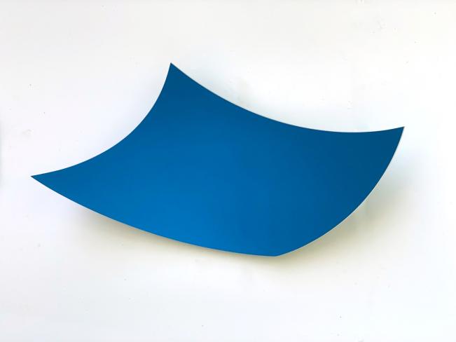 Heiner Thiel, o. T. (Elphi), eloxiertes Aluminium, 42 x 91 x 18 cm