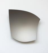 Heiner Thiel, WVZ 733, 2020, eloxiertes Aluminium, 47 x 49 x 12 cm