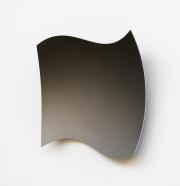 Heiner Thiel, WVZ 685, 2018, eloxiertes Aluminium, 57 x 57 x 15 cm