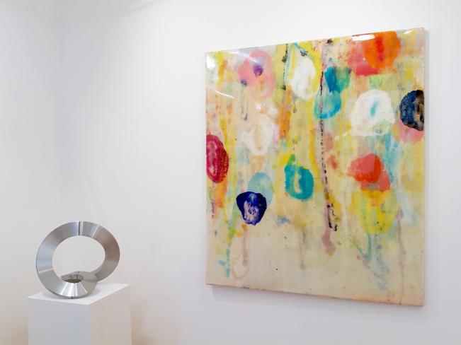 Jürgen Jansen, Flying, 2017, Öl und Harze auf Holz, 150 x 130 cm, Ausstellungsansicht mit Robert Krainhöfner