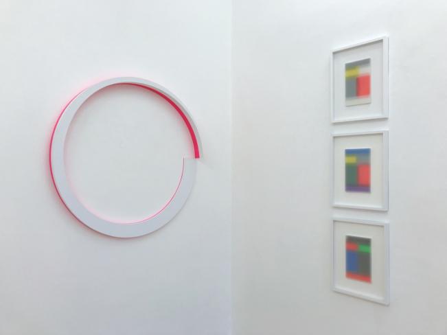 Michael Post, Kreistetraeder, 2017, Acryl auf Holz, ∅ 96 cm x 10 cm