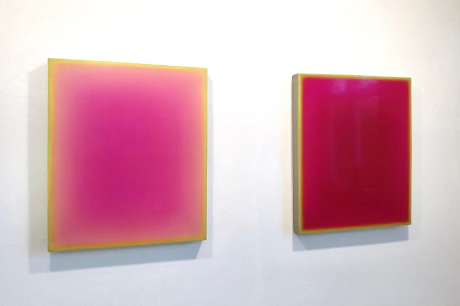 Yeunhi Kim Fruhling I und II 2024 geschliffene Lasuren Pigmente auf Reispapier auf Holz 60 x 50 cm seitlich