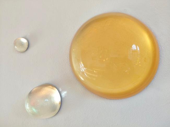 Diederik Storms, Drops of Gold - Drei Wandobjekte, Galerie Corona Unger