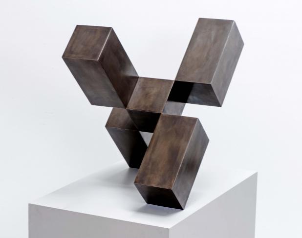 Stephan Siebers, CUBE CROSS, massiver Stahl patiniert, 25 x 25 x 5 cm
