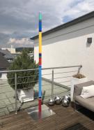 Nicholas Bodde, Stele 21-I, 2021, Öl und Lack auf Aluminium, 300 x 6 x 6 cm