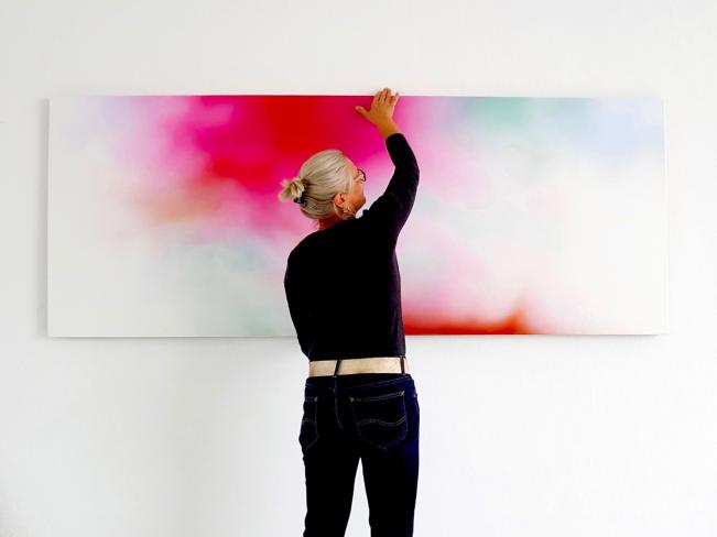 Paola Neumann, 2018-05, Öl und Acryl auf Leinwand, 85 x 225 cm, Ausstellungsaufbau
