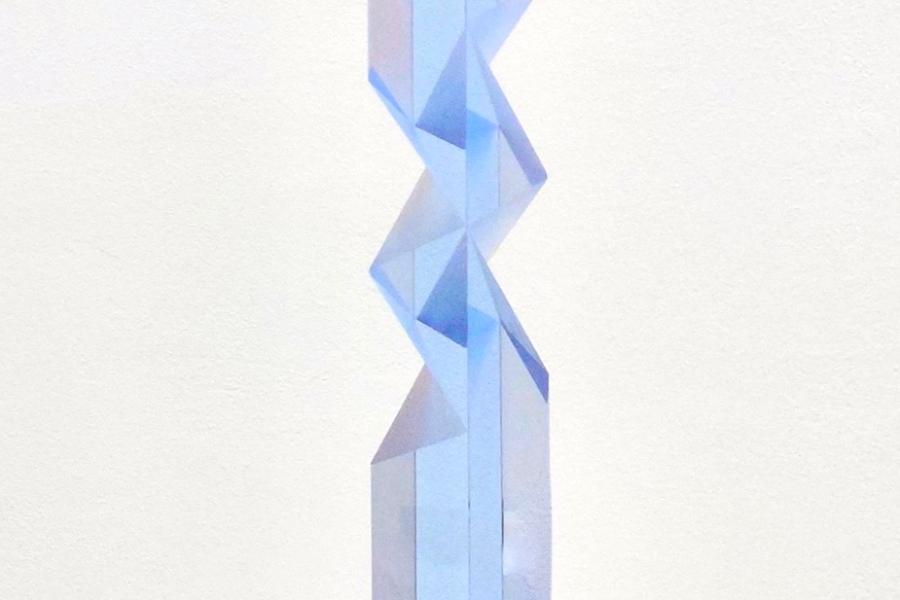 Robert Krainhofner Lichtsaule diagonal 30 Grad 2025 Acrylvierkant fluoreszierend 50 x 5 x 5 cm a