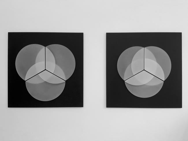 Robert Krainhöfner, Dreifachkreisrelief I und II, 2016, Acrylglas matt 5 cm, 70 x 70 cm