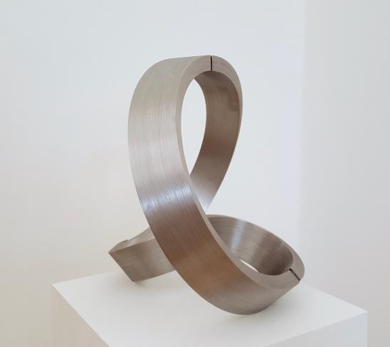 Robert Krainhöfner, Bandkreis II, 2019, Stahl gedreht, 26 x 26 x 20 cm