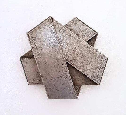 Robert Krainhöfner, Bandrelief I, 4-fach gefaltet, 2019, Bandstahl 8 mm, Höhe 25 cm