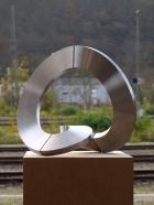 Robert Krainhöfner, Bandkreis groß I, 2017, Stahl gedreht, Höhe 45 cm