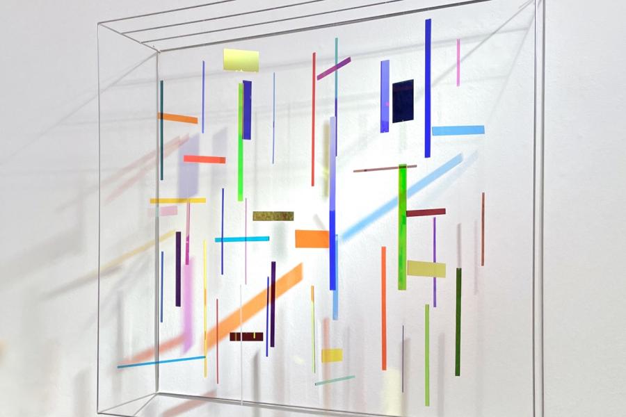 Rosali Schweizer Lichtblick 2026 Acrylglas und V2A Draht 75 x 75 x 25 cm