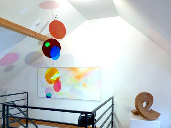Rosali Schweizer, illusion, 2019, Acrylglas und Carbon, Höhe 160 cm, Ø 130 cm