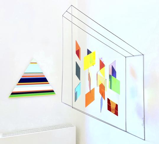 Rosali Schweizer, spitz auf knopf, 2024, Acrylglas und V2A Draht, 95 x 21 x 55 cm, Ausstellungsansicht