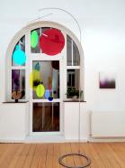 Rosali Schweizer, illusion, 2019, Acrylglas und Carbon, Höhe 160 cm, Ø 130 cm