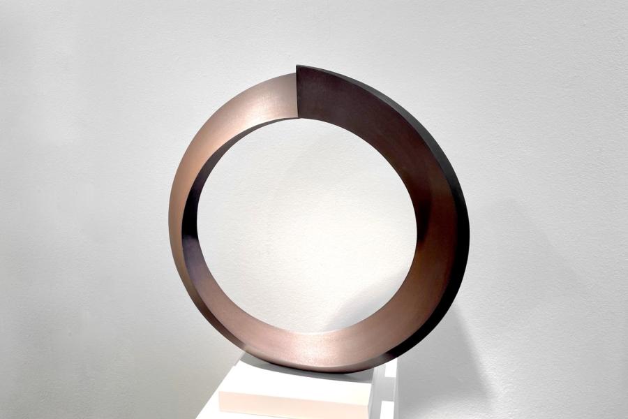 Rudiger Seidt Tetrahelix tordiert 2016 Cortenstahl 42 x 42 x 17 cm 1