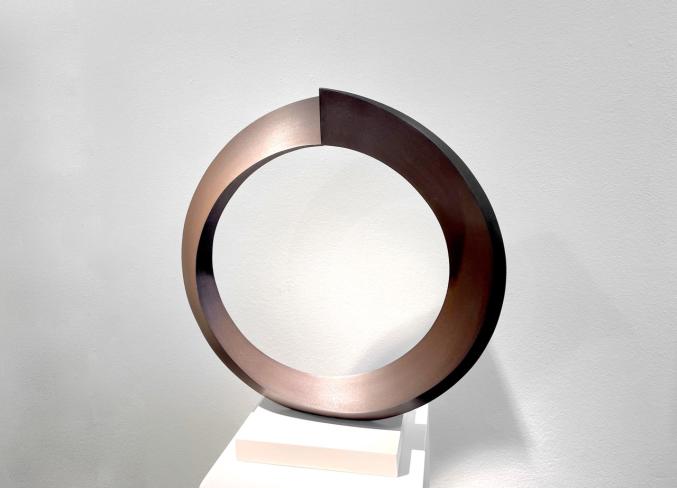 Rüdiger Seidt, Tetrahelix tordiert, 2016, Cortenstahl, 42 x 42 x 17 cm