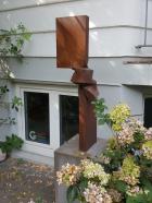 Thomas Röthel, Vertikale Entwicklung II, Stahl, Höhe 106 cm