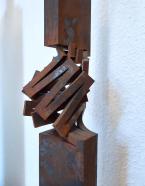 Thomas Röthel, Drehung, Stahl, Höhe 56,5 cm, Plinthe 4 cm, Detail