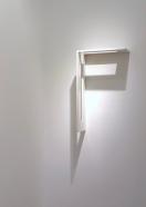 Tom Mosley, Schattengerüst, 2002, Lack auf MDF, 54 x 31 x 18 cm