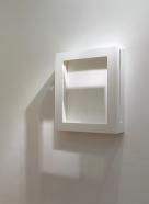 Tom Mosley, Schattengerüst, 2004, Lack auf MDF, 65 x 50 x 20 cm