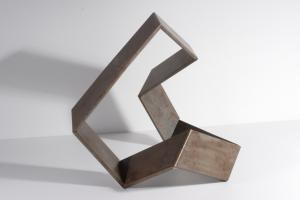 Robert Krainhöfner, 2 Meter Stahlband 8fach gefaltet, 2011, Bandstahl 1 x 10 cm, 43 x 44 x 50 cm 