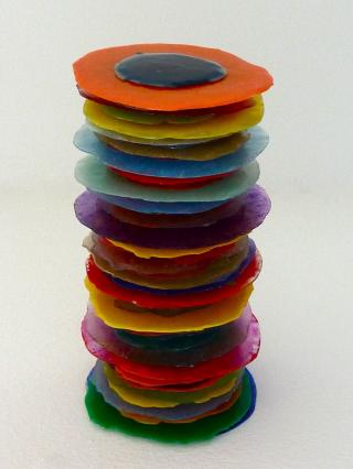 Harald Pompl, Stapelung, 2016, Pigmente und Harz, Höhe 30 cm