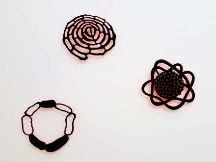 Ansicht der Ausstellung "Alleando" mit Werken von Bodo Korsig