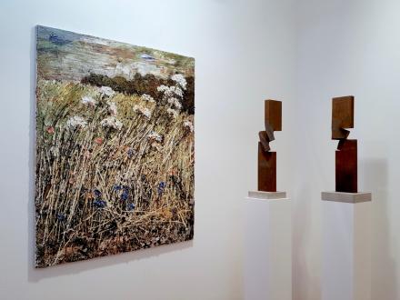 Ansicht der Ausstellung "Alleando" mit Werken von Helmut Helmes und Thomas Röthel