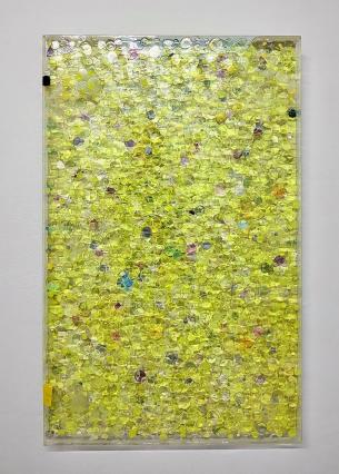 Eckart Hinze, OBJ 30, 2023, Acryl und Harz auf Acrylglas, 107 x 66 cm
